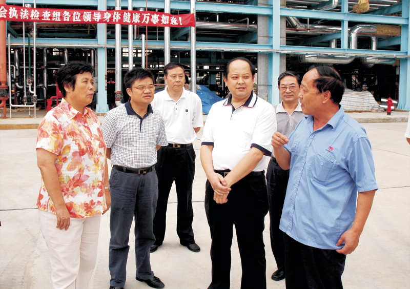 2008年9月10日，湖北省人大常委副主任蔣大國來公司，對公司《勞動合同法》實施情況進行檢查